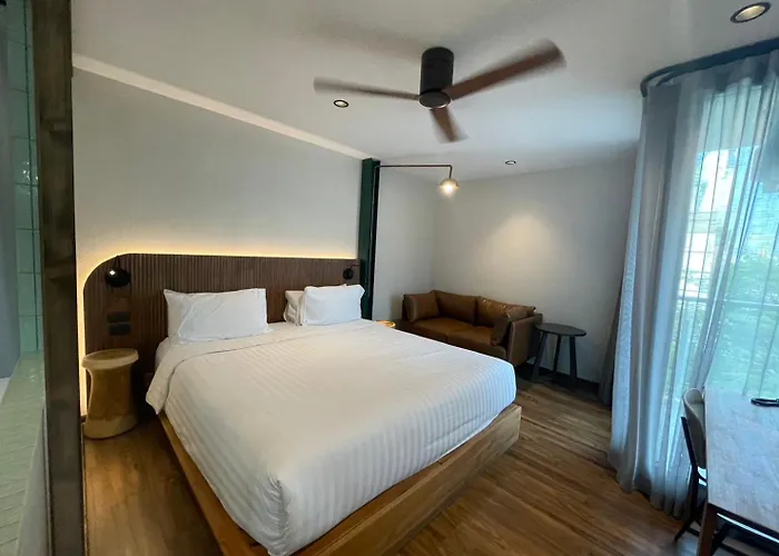 Karaarom Hotel